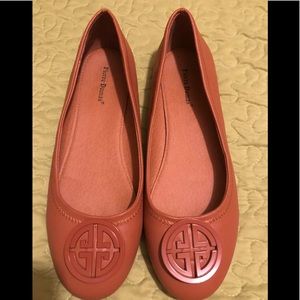 Pierre Dumas flats tan color size 8.5